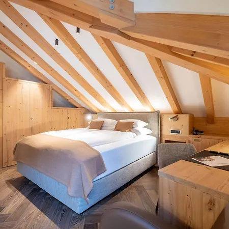 Albris Hotel 3*