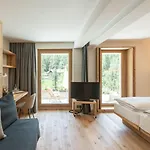 Albris Hotel 3*